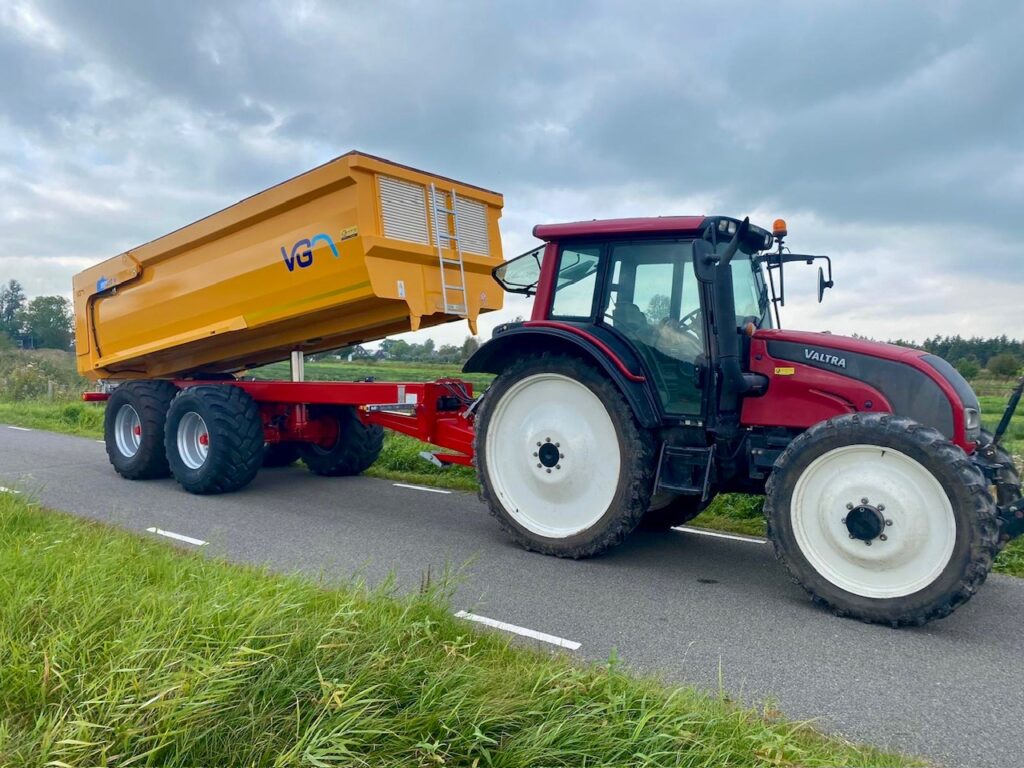 VGM achter Valtra trekker