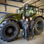 Valtra in werkplaats met nieuwe eigenaar